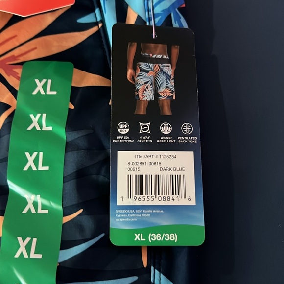 New Speedo swim trunks - Picture 3 of 5